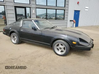 1981 Datsun 280ZX z VIN JN1HZ04S8BX265704, wystawiony jako Copart lot #49279325 z przebiegiem 251 218 mil mil oraz Tytuł czysty. Historia ofert i sprzedaży dostępna na DreamBid. Obrazek 4.