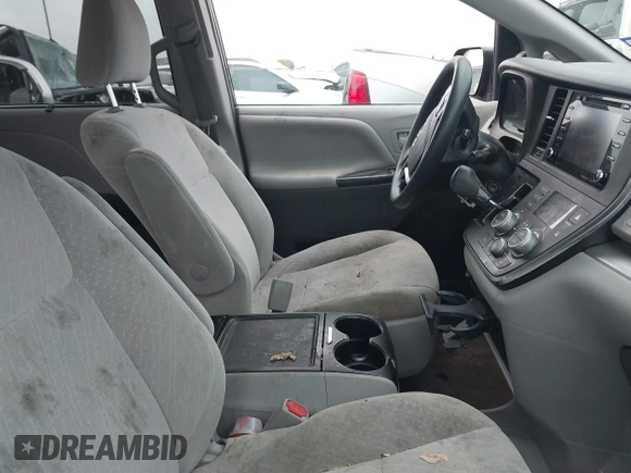 2018 Toyota Sienna LE Auto Access Seat с VIN 5TDKZ3DC8JS909056, выставлен на аукционе IAAI как лот 42362934 с пробегом 157 230 миль миль и . История ставок и продаж доступна на DreamBid. Изображение 5.