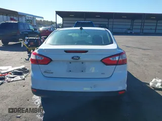 2013 Ford Focus SE with VIN 1FADP3F29DL178636, listed as a IAAI auction lot 40982395 with 1 mi miles. Bid and sale history available at carsss.com. Image 16.