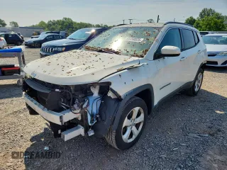 2018 Jeep Compass Latitude z VIN 3C4NJDBB8JT418349, wystawiony jako Copart lot #63250025 z przebiegiem 107 467 mil mil oraz Szkoda całkowita • Salvage title. Historia ofert i sprzedaży dostępna na DreamBid. Obrazek 1.