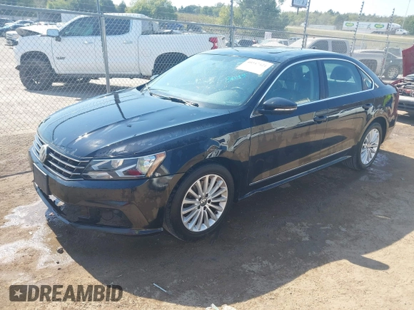2016 Volkswagen Passat SE z VIN 1VWBT7A39GC033702, wystawiony jako IAAI lot #40547421 z przebiegiem 122 206 mil mil oraz . Historia ofert i sprzedaży dostępna na DreamBid. Obrazek 2.