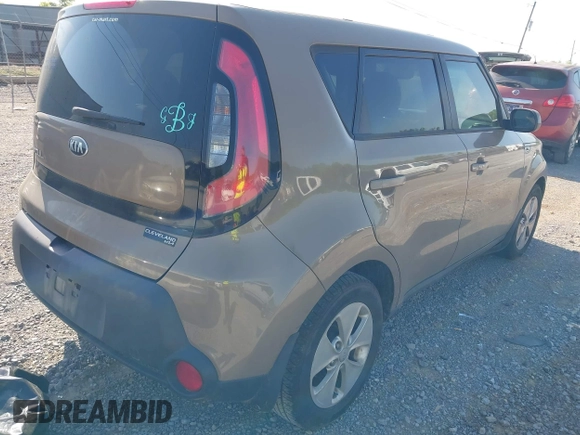 2015 Kia Soul with VIN KNDJN2A22F7137541, listed as a IAAI auction lot 42014753 with 226,370 mi miles. Bid and sale history available at carsss.com. Image 4.