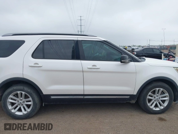 2017 Ford Explorer XLT z VIN 1FM5K7D8XHGC53849, wystawiony jako IAAI lot #42220485 z przebiegiem 135 902 mil mil oraz . Historia ofert i sprzedaży dostępna na DreamBid. Obrazek 13.