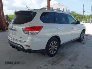 2016 Nissan Pathfinder S with VIN 5N1AR2MN8GC637220, listed as a IAAI auction lot 42382682 with 237,881 mi miles and . Bid and sale history available at DreamBid. Image 4.