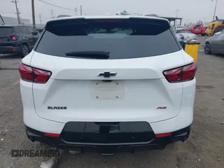 2019 Chevrolet Blazer RS z VIN 3GNKBERS8KS647477, wystawiony jako IAAI lot #42035058 z przebiegiem 81 205 mil mil oraz . Historia ofert i sprzedaży dostępna na DreamBid. Obrazek 16.