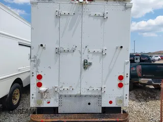 2012 Ford F-250 XL z VIN 1FDBF2B66CEC35476, wystawiony jako IAAI lot #42495436 z przebiegiem 505 745 mil mil oraz . Historia ofert i sprzedaży dostępna na DreamBid. Obrazek 15.