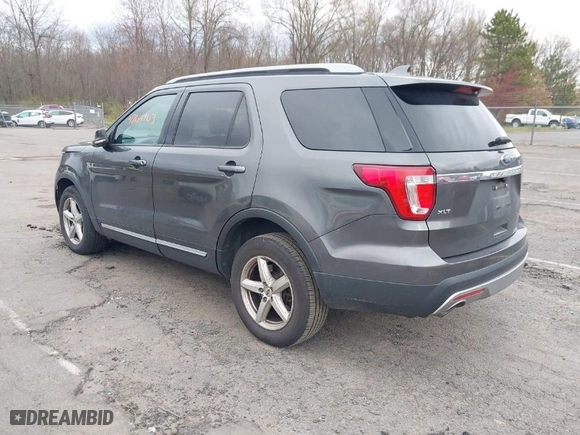 2017 Ford Explorer XLT with VIN 1FM5K8DH1HGC43863, listed as a IAAI auction lot 42064163 with 149,062 mi miles. Bid and sale history available at carsss.com. Image 3.