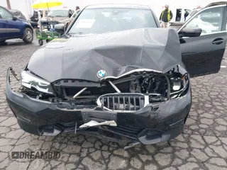 2021 BMW 3 Series 330i xDrive with VIN 3MW5R7J08M8C16500, listed as a IAAI auction lot 41469052 with 21,660 mi miles. Bid and sale history available at carsss.com. Image 6.