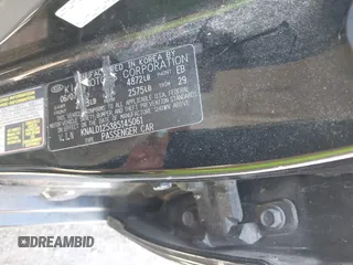 2008 Kia Amanti with VIN KNALD125385145061, listed as a IAAI auction lot 42006853 with 162,523 mi miles. Bid and sale history available at carsss.com. Image 9.