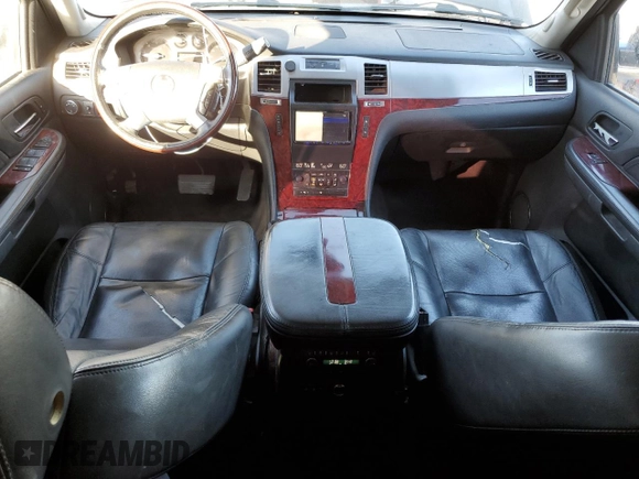 2008 Cadillac Escalade z VIN 1GYFC66898R195597, wystawiony jako Copart lot #87352834 z przebiegiem 154 045 mil mil oraz Szkoda całkowita • Salvage title. Historia ofert i sprzedaży dostępna na DreamBid. Obrazek 8.
