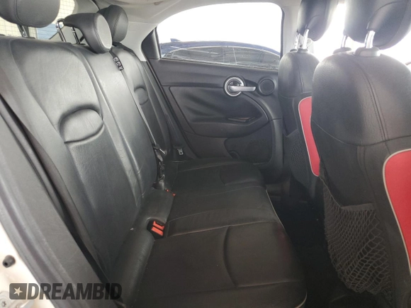 2016 FIAT 500X Lounge z VIN ZFBCFXDT2GP397059, wystawiony jako Copart lot #54349335 z przebiegiem 105 642 mil mil oraz Szkoda całkowita • Salvage title. Historia ofert i sprzedaży dostępna na DreamBid. Obrazek 10.