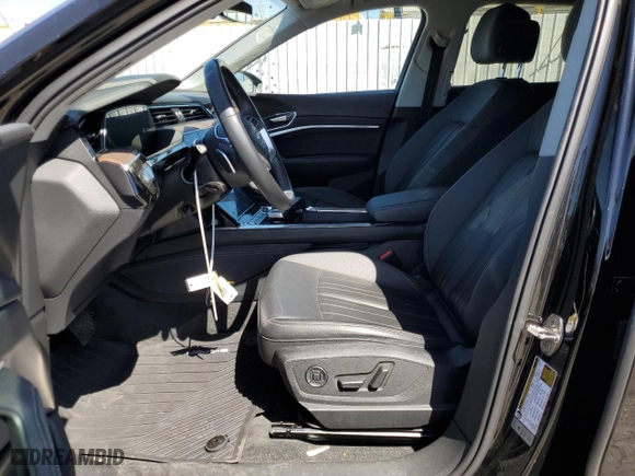 2019 Audi e-tron Premium Plus with VIN WA1LAAGE8KB023318, listed as a Copart auction lot 40812503 with 21,810 mi miles. Bid and sale history available at carsss.com. Image 7.
