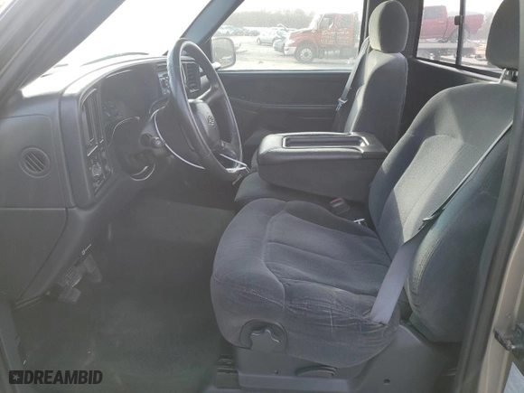 2000 Chevrolet Silverado 2500 with VIN 1GCGC24U9YZ270608, listed as a Copart auction lot 46695475 with 162,520 mi miles and Clean Title. Bid and sale history available at carsss.com. Image 7.