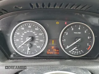 2013 BMW X5 xDrive35i z VIN 5UXZV4C59D0B21124, wystawiony jako Copart lot #57881665 z przebiegiem 41 277 mil mil oraz Tytuł czysty. Historia ofert i sprzedaży dostępna na DreamBid. Obrazek 9.