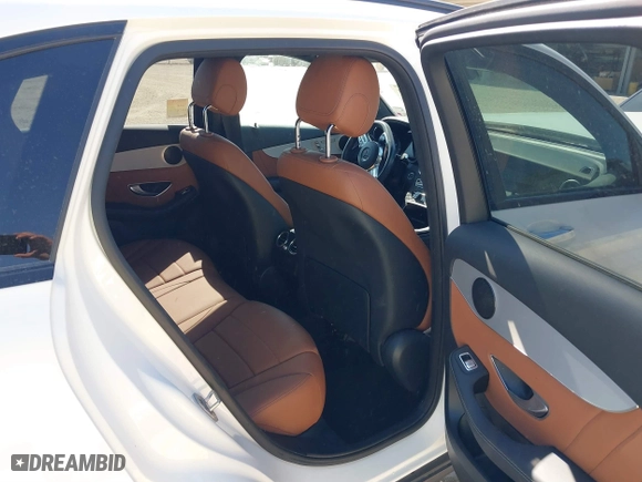 2022 Mercedes-Benz GLC with VIN W1N0G8DB8NV353854, listed as a IAAI auction lot 40655985 with 23,591 mi miles. Bid and sale history available at carsss.com. Image 8.