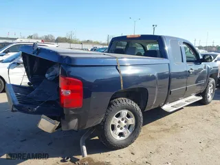 2007 Chevrolet Silverado 1500 Work Truck with VIN 1GCEC19C77Z509671, listed as a IAAI auction lot 41771336 with 256,817 mi miles. Bid and sale history available at carsss.com. Image 4.