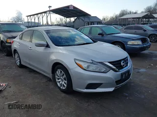 2017 Nissan Altima S z VIN 1N4AL3AP3HC262460, wystawiony jako IAAI lot #41381005 z przebiegiem 106 672 mil mil oraz . Historia ofert i sprzedaży dostępna na DreamBid. Obrazek 1.