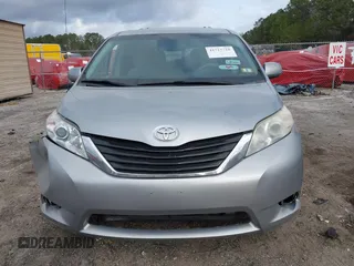 2011 Toyota Sienna LE AAS with VIN 5TDKK3DC3BS109139, listed as a IAAI auction lot 41715718 with 210,332 mi miles. Bid and sale history available at carsss.com. Image 12.