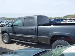 2004 Chevrolet Silverado 2500HD LT with VIN 1GCHK23204F221915, listed as a IAAI auction lot 41927609 with 209,729 mi miles. Bid and sale history available at carsss.com. Image 14.