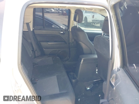 2013 Jeep Compass High Altitude Edition with VIN 1C4NJCEA3DD158952, listed as a IAAI auction lot 41998007 with 179,503 mi miles. Bid and sale history available at carsss.com. Image 8.