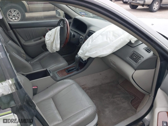 2001 Lexus ES 300 with VIN JT8BF28G210304595, listed as a IAAI auction lot 41885816 with 266,853 mi miles. Bid and sale history available at carsss.com. Image 5.