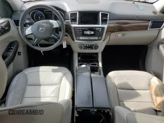 2013 Mercedes-Benz M 350 z VIN 4JGDA5JB5DA134624, wystawiony jako Copart lot #55031775 z przebiegiem 123 061 mil mil oraz Szkoda całkowita • Salvage title. Historia ofert i sprzedaży dostępna na DreamBid. Obrazek 8.