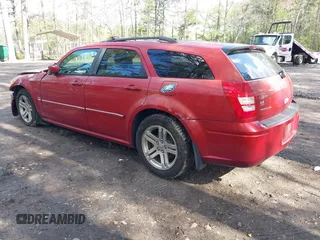 2005 Dodge Magnum RT z VIN 2D4GV58205H165037, wystawiony jako IAAI lot #41986337 z przebiegiem 83 638 mil mil oraz . Historia ofert i sprzedaży dostępna na DreamBid. Obrazek 3.