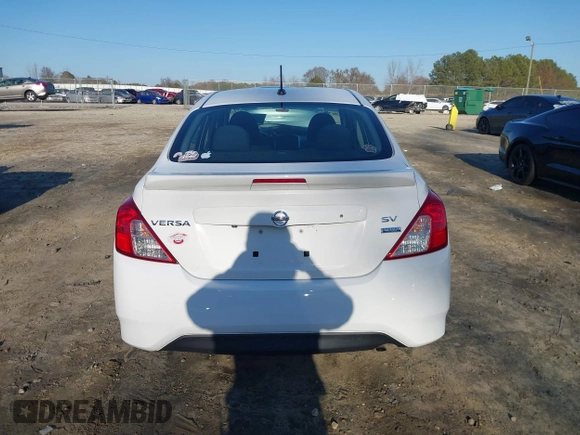 2019 Nissan Versa SV z VIN 3N1CN7AP4KL802692, wystawiony jako IAAI lot #41491391 z przebiegiem Nie podano mil oraz . Historia ofert i sprzedaży dostępna na DreamBid. Obrazek 15.