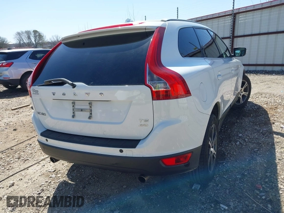 2012 Volvo XC60 3.0L with VIN YV4902DZ5C2250786, listed as a IAAI auction lot 41758295 with 170,725 mi miles. Bid and sale history available at carsss.com. Image 4.
