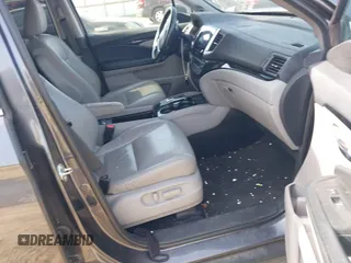 2017 Honda Pilot Touring with VIN 5FNYF5H9XHB046479, listed as a IAAI auction lot 41941449 with 162,554 mi miles. Bid and sale history available at carsss.com. Image 5.