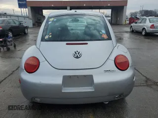 2000 Volkswagen Beetle GLS z VIN 3VWCD21C2YM409242, wystawiony jako Copart lot #46658435 z przebiegiem 90 038 mil mil oraz Szkoda całkowita • Salvage title. Historia ofert i sprzedaży dostępna na DreamBid. Obrazek 6.