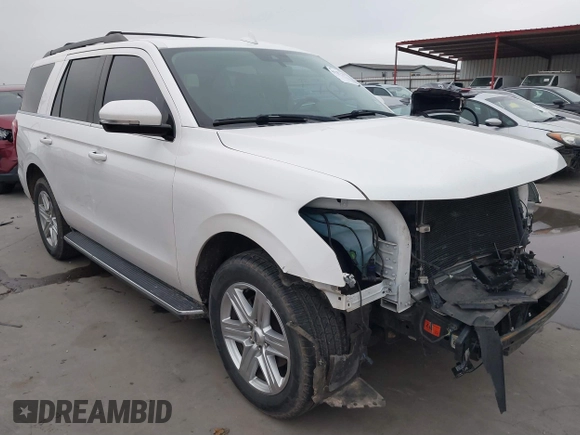 2018 Ford Expedition XLT with VIN 1FMJU1HT2JEA70497, listed as a IAAI auction lot 41397007 with 88,736 mi miles. Bid and sale history available at carsss.com. Image 1.