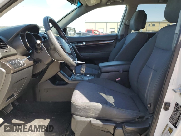2013 Kia Sorento LX with VIN 5XYKT4A20DG368444, listed as a Copart auction lot 47887985 with 116,915 mi miles and Salvage Title. Bid and sale history available at carsss.com. Image 7.