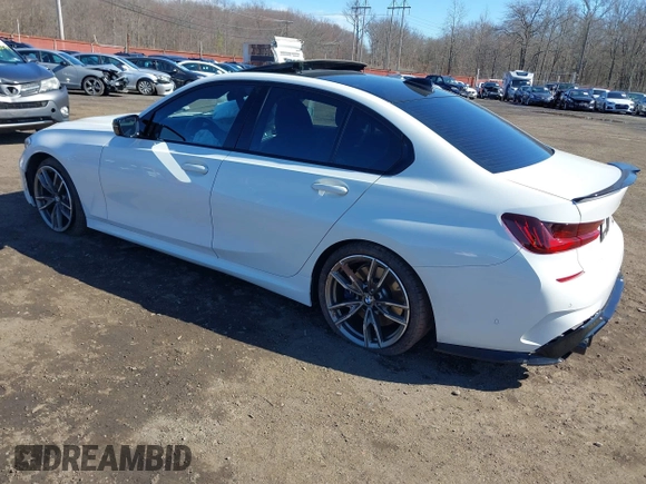 2020 BMW 3 Series M340i z VIN WBA5U7C02LA234487, wystawiony jako IAAI lot #41816831 z przebiegiem 27 562 mil mil oraz . Historia ofert i sprzedaży dostępna na DreamBid. Obrazek 3.