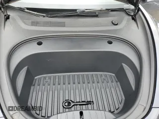 2023 Tesla Model 3 z VIN 5YJ3E1EA7PF683249, wystawiony jako Copart lot #56234465 z przebiegiem 9 494 mil mil oraz Szkoda całkowita • Salvage title. Historia ofert i sprzedaży dostępna na DreamBid. Obrazek 11.