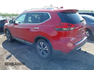 2017 Nissan Rogue SL z VIN 5N1AT2MV4HC778305, wystawiony jako IAAI lot #42380176 z przebiegiem 139 778 mil mil oraz . Historia ofert i sprzedaży dostępna na DreamBid. Obrazek 3.