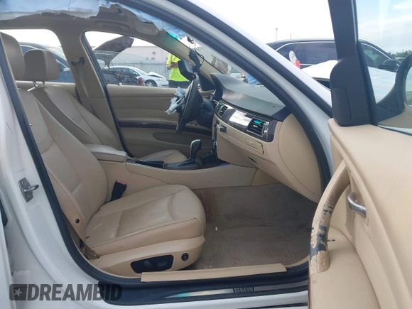 2011 BMW 3 Series 328i xDrive with VIN WBAPK7C50BA970837, listed as a IAAI auction lot 41224747 with 152,125 mi miles. Bid and sale history available at carsss.com. Image 5.
