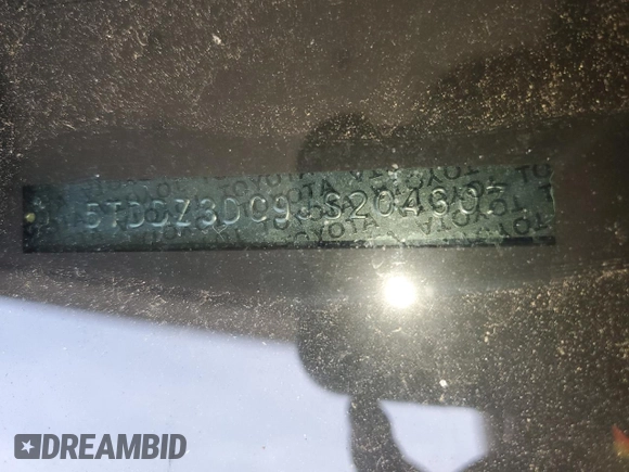 2018 Toyota Sienna XLE with VIN 5TDDZ3DC9JS204307, listed as a Copart auction lot 57327715 with 70,886 mi miles and Salvage title. Bid and sale history available at DreamBid. Image 13.