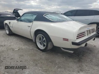 1974 Pontiac Firebird z VIN 2V87X4N121706, wystawiony jako Copart lot #77156494 z przebiegiem 2359 mil mil oraz Nie do naprawy. Historia ofert i sprzedaży dostępna na DreamBid. Obrazek 2.