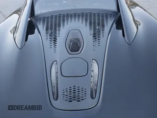 2023 McLaren Artura z VIN SBM16AEA4PW001449, wystawiony jako IAAI lot #41347791 z przebiegiem 4703 mil mil oraz . Historia ofert i sprzedaży dostępna na DreamBid. Obrazek 10.