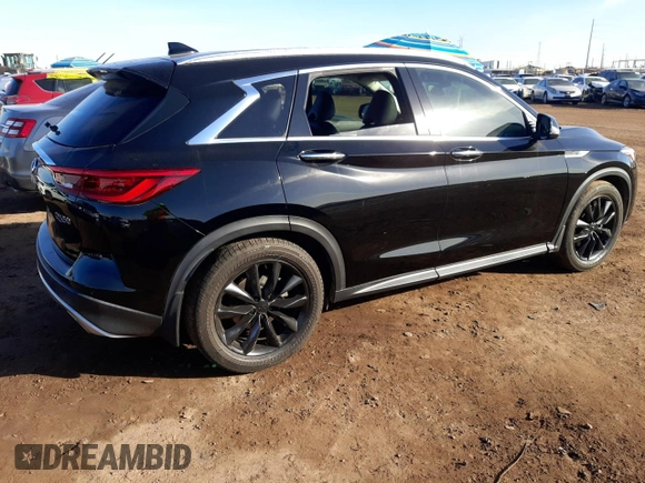2020 Infiniti QX50 LUXE with VIN 3PCAJ5M31LF115781, listed as a Copart auction lot 37752563 with 31,373 mi miles. Bid and sale history available at carsss.com. Image 3.