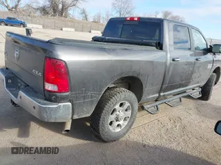 2018 Ram 2500 Big Horn with VIN 3C6UR5DJ8JG283615, listed as a IAAI auction lot 41276125 with 72,740 mi miles. Bid and sale history available at carsss.com. Image 4.