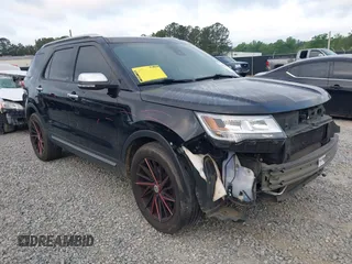 2017 Ford Explorer Platinum z VIN 1FM5K8HT9HGE09190, wystawiony jako IAAI lot #42034487 z przebiegiem 142 629 mil mil oraz . Historia ofert i sprzedaży dostępna na DreamBid. Obrazek 1.