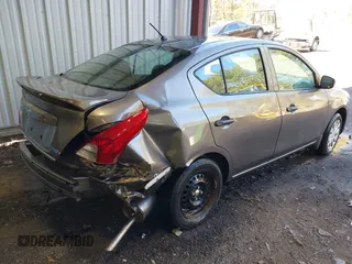 2016 Nissan Versa S z VIN 3N1CN7AP9GL854567, wystawiony jako IAAI lot #41830318 z przebiegiem 122 884 mil mil oraz . Historia ofert i sprzedaży dostępna na DreamBid. Obrazek 4.