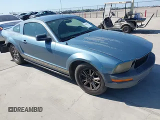 2008 Ford Mustang Deluxe z VIN 1ZVHT80N885116630, wystawiony jako IAAI lot #41900874 z przebiegiem 202 026 mil mil oraz . Historia ofert i sprzedaży dostępna na DreamBid. Obrazek 1.