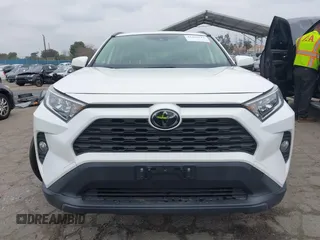 2019 Toyota RAV4 XLE Premium with VIN JTMA1RFV9KD513395, listed as a IAAI auction lot 41469143 with 28,406 mi miles. Bid and sale history available at carsss.com. Image 13.