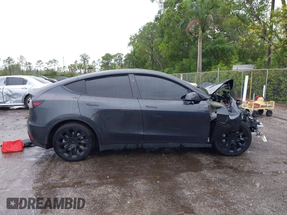 2024 Tesla Model Y с VIN 7SAYGDED5RF046877, выставлен на аукционе IAAI как лот 42237815 с пробегом 45 883 миль миль и . История ставок и продаж доступна на DreamBid. Изображение 13.