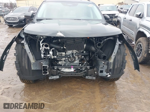 2025 Ford Explorer Active z VIN 1FMUK8DH4SGA45541, wystawiony jako IAAI lot #41492974 z przebiegiem 594 mil mil oraz . Historia ofert i sprzedaży dostępna na DreamBid. Obrazek 6.