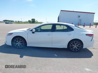 2018 Toyota Camry LE z VIN JTNB11HK2J3048094, wystawiony jako IAAI lot #42331953 z przebiegiem 239 000 mil mil oraz . Historia ofert i sprzedaży dostępna na DreamBid. Obrazek 13.