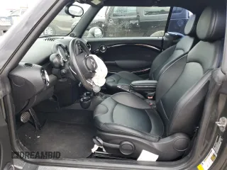 2015 MINI Convertible S z VIN WMWZP3C53F2A91032, wystawiony jako Copart lot #87769995 z przebiegiem 94 165 mil mil oraz Szkoda całkowita • Salvage title. Historia ofert i sprzedaży dostępna na DreamBid. Obrazek 7.
